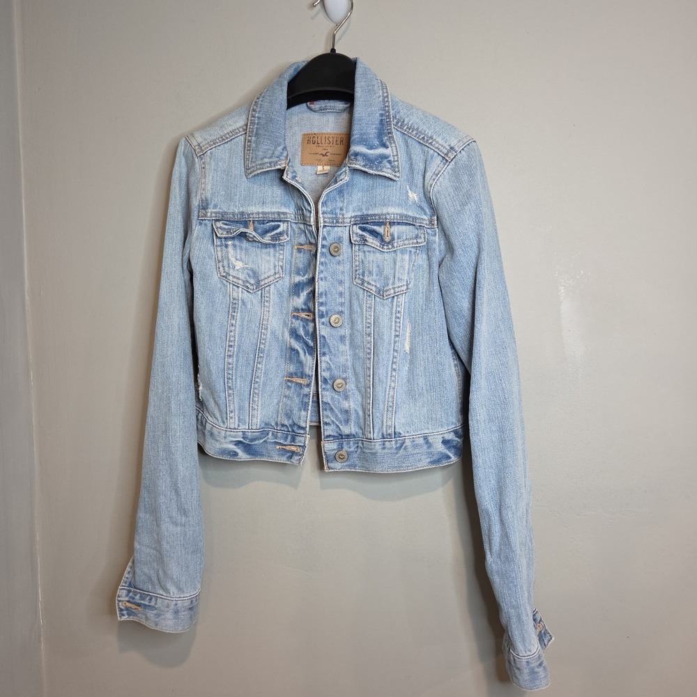 Hollister Denim Jacket Light Wash Distressed Cropped Trucker Womens Small Blue